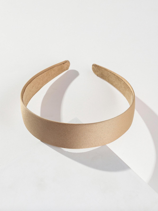 klasikinis mergaitės lankelis, bežo spalvos plaukų aksesuaras, elegantiškas lankelis mergaitėms, stilingas plaukų papuošalas, aukštos kokybės mergaitiškas lankelis, universalius plaukų aksesuaras, patogus mergaičių lankelis