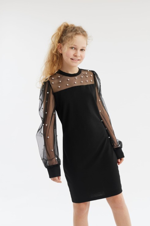 juodoji suknelė mergaitei, iškilmių suknelė, mergaitiška suknelė su perlais, juoda elegantiška suknelė, mergaičių mada, suknelė su permatomomis rankovėmis, suknelė vaikams šventėms